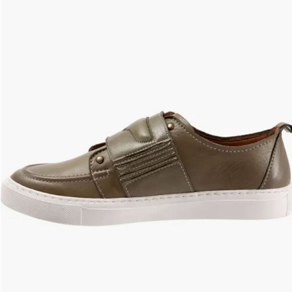 Relax Slip-On Sneaker (Women)Bueno,Leather upper - Picture 7 of 8